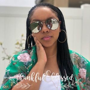 Meet your Posher, Shani